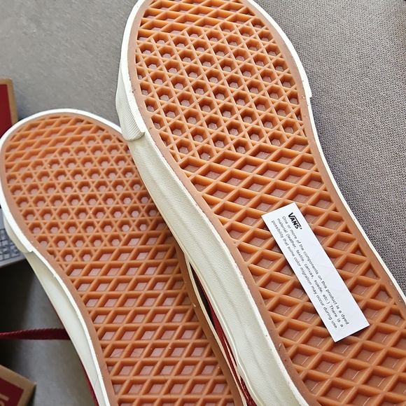 Vans New In Box, Old Skool - Suede Bourdeaux - US Women Size 8.5 - Picture 2 of 6